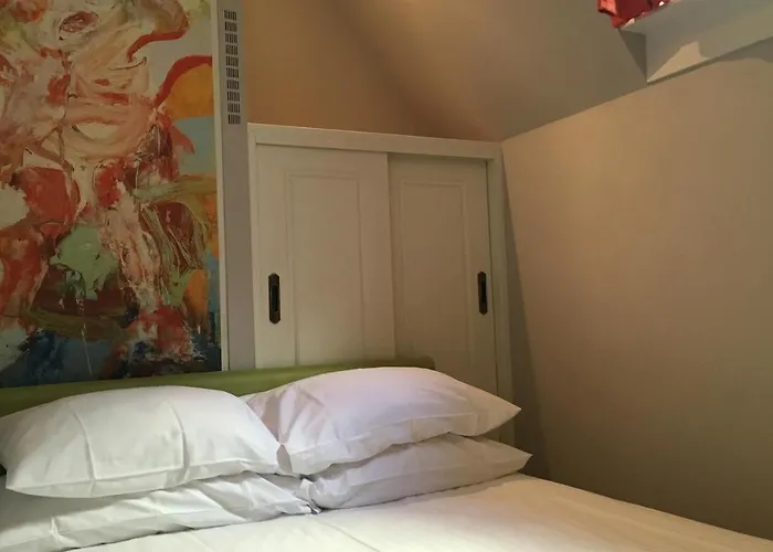 Dutch Masters Short Stay Apartments